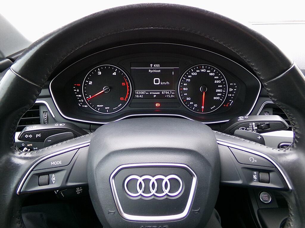 OM190V02659_26.webp_A4  2.0 TDI 140 kW automat