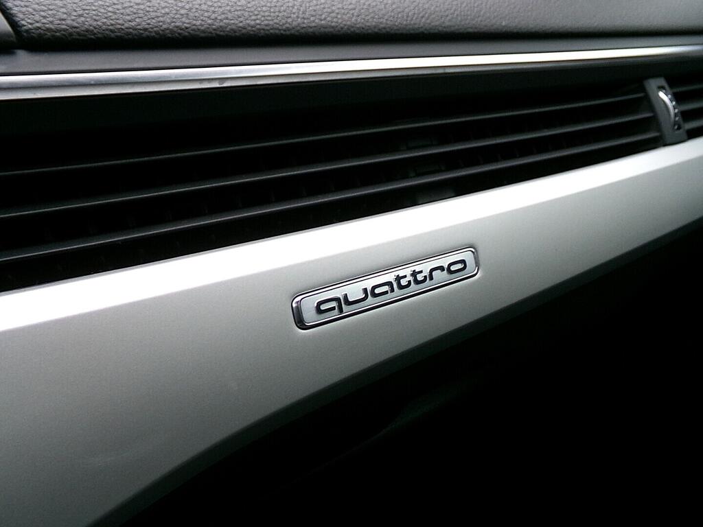 OM190V02659_31.webp_A4  2.0 TDI 140 kW automat