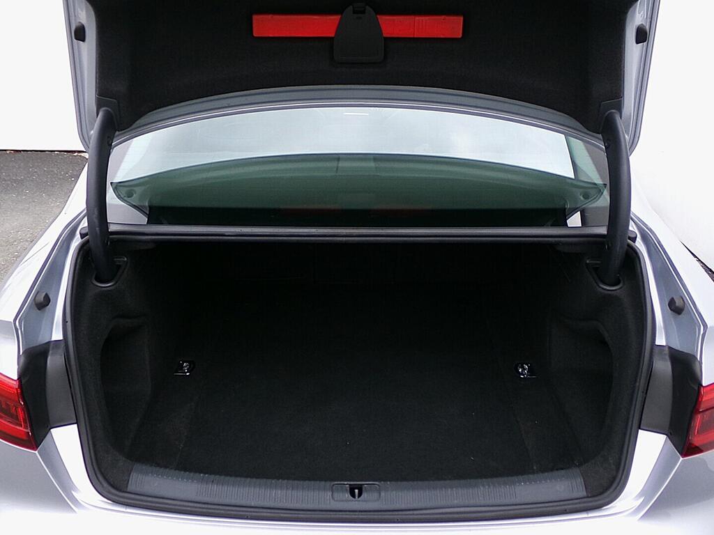 OM190V02659_33.webp_A4  2.0 TDI 140 kW automat