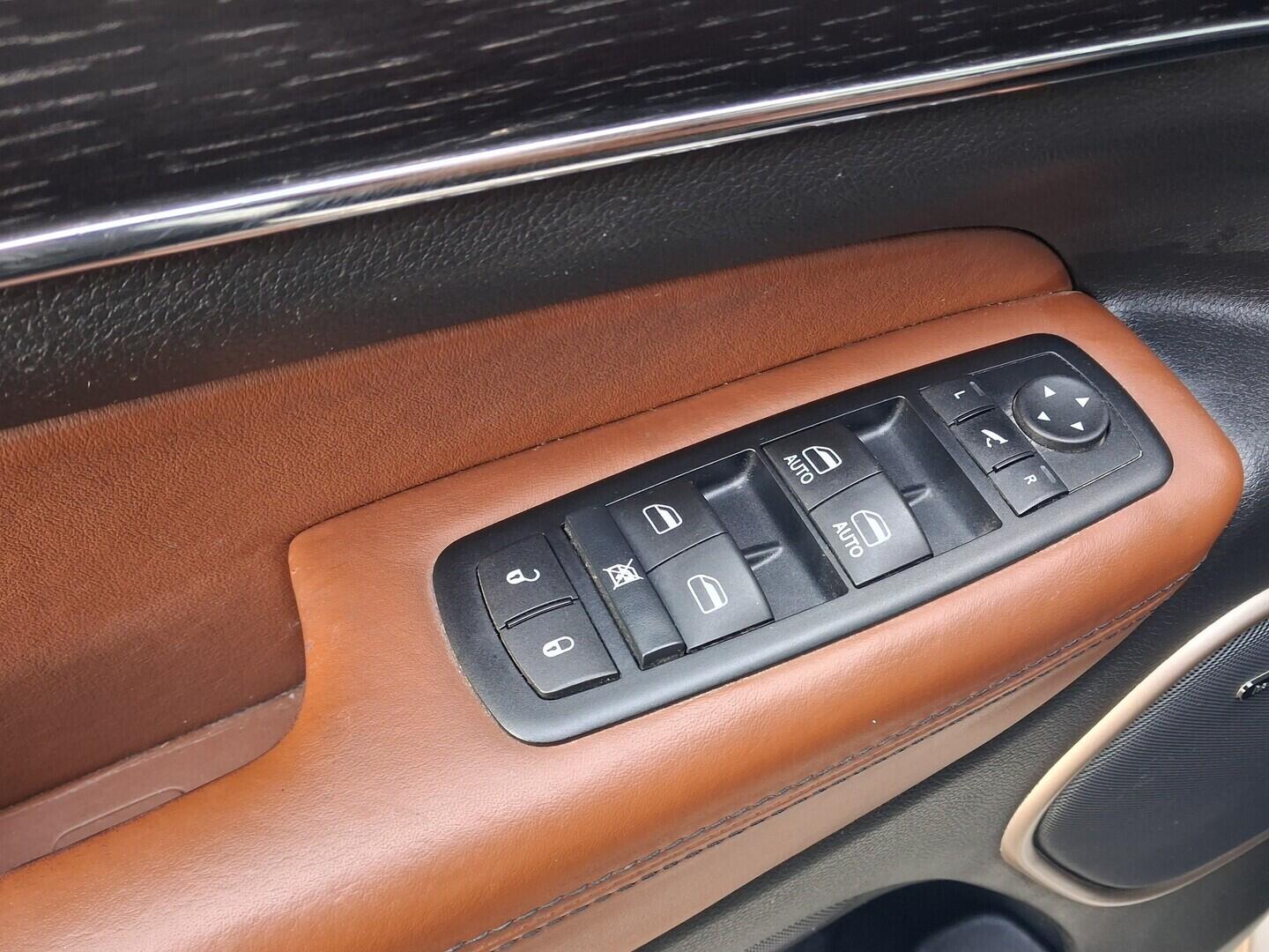 OM190V02660_21.webp_GRAND CHEROKEE Summit 3.0 CRDI 184 kW automat