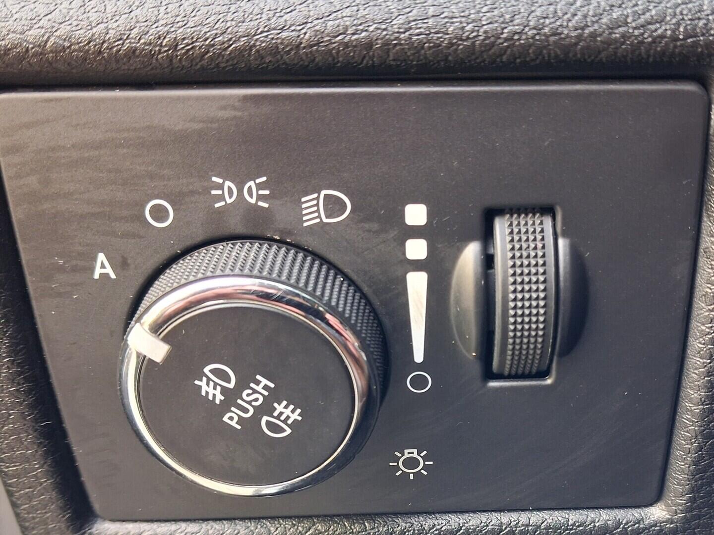 OM190V02660_22.webp_GRAND CHEROKEE Summit 3.0 CRDI 184 kW automat