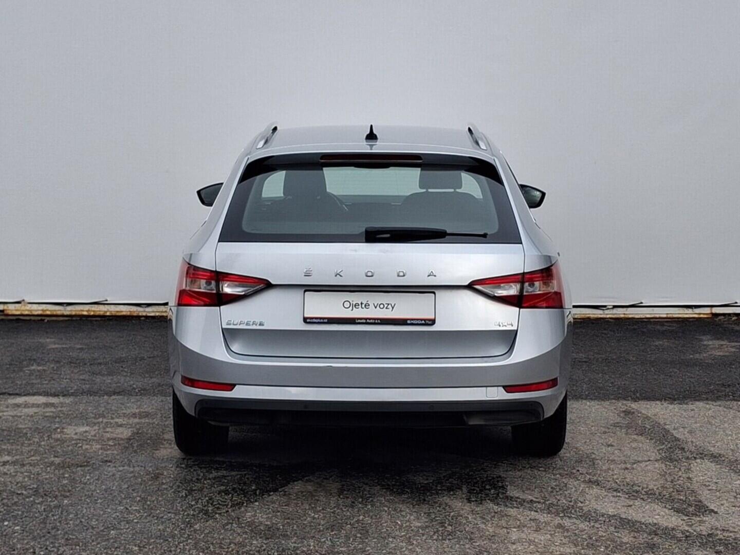 OM190V02664_17.webp_SUPERB Ambition Plus 2.0 TDI 140 kW automat, DPH