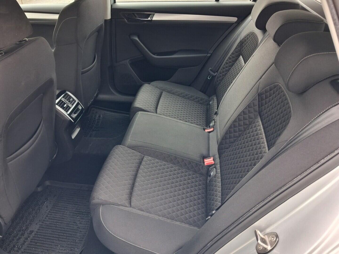 OM190V02664_30.webp_SUPERB Ambition Plus 2.0 TDI 140 kW automat, DPH