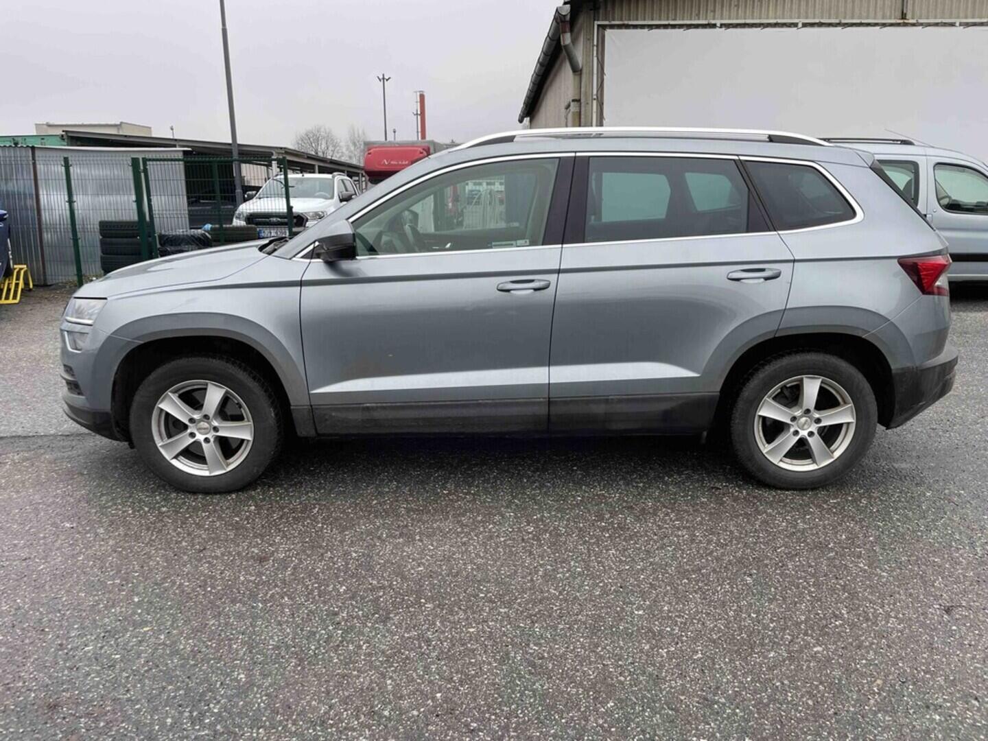 OM190V02670_12.webp_KAROQ Style Plus 2.0 TDI 110 kW manuál