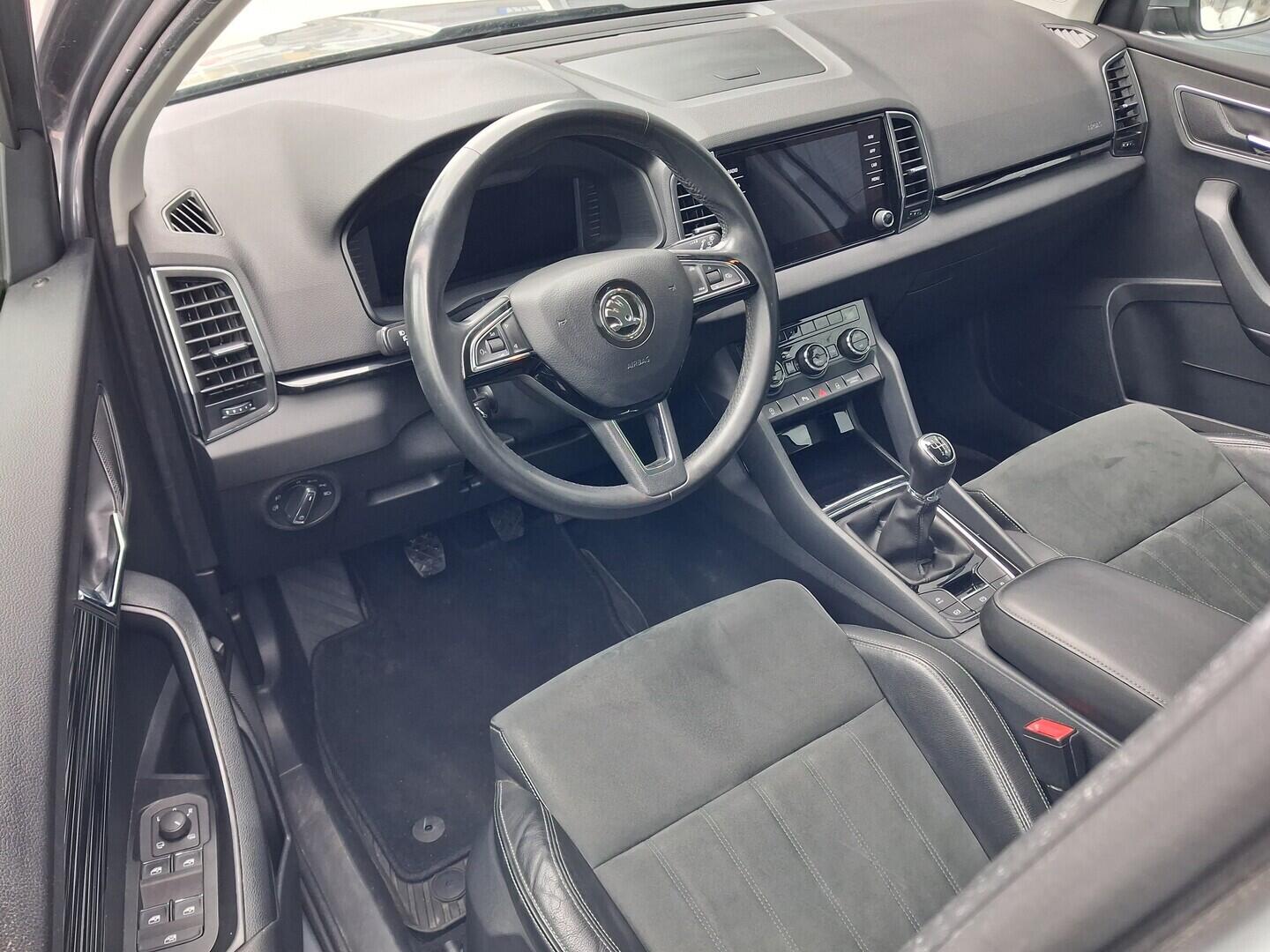 OM190V02670_18.webp_KAROQ Style Plus 2.0 TDI 110 kW manuál