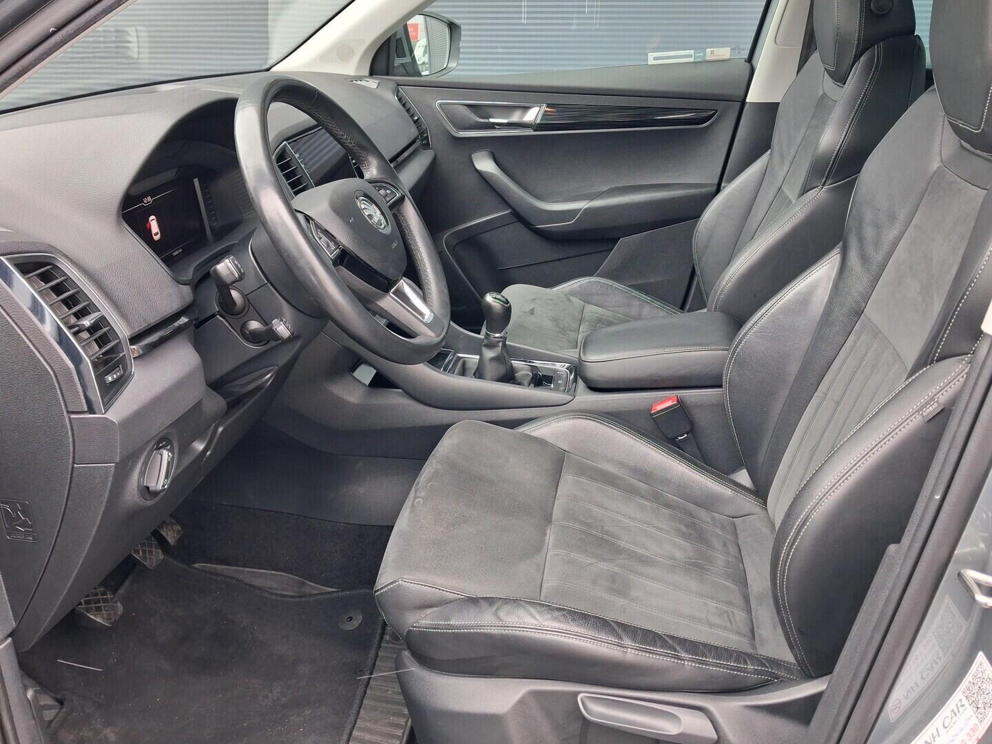 OM190V02670_19.webp_KAROQ Style Plus 2.0 TDI 110 kW manuál