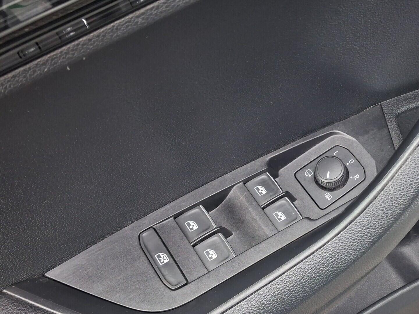 OM190V02670_20.webp_KAROQ Style Plus 2.0 TDI 110 kW manuál