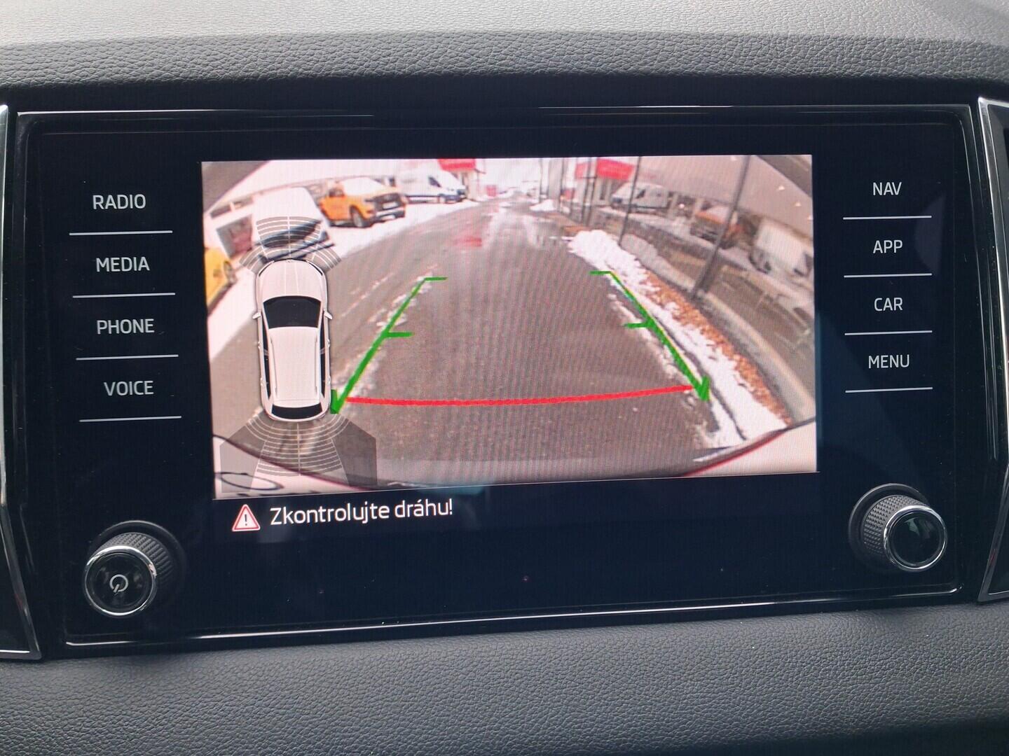 OM190V02670_25.webp_KAROQ Style Plus 2.0 TDI 110 kW manuál