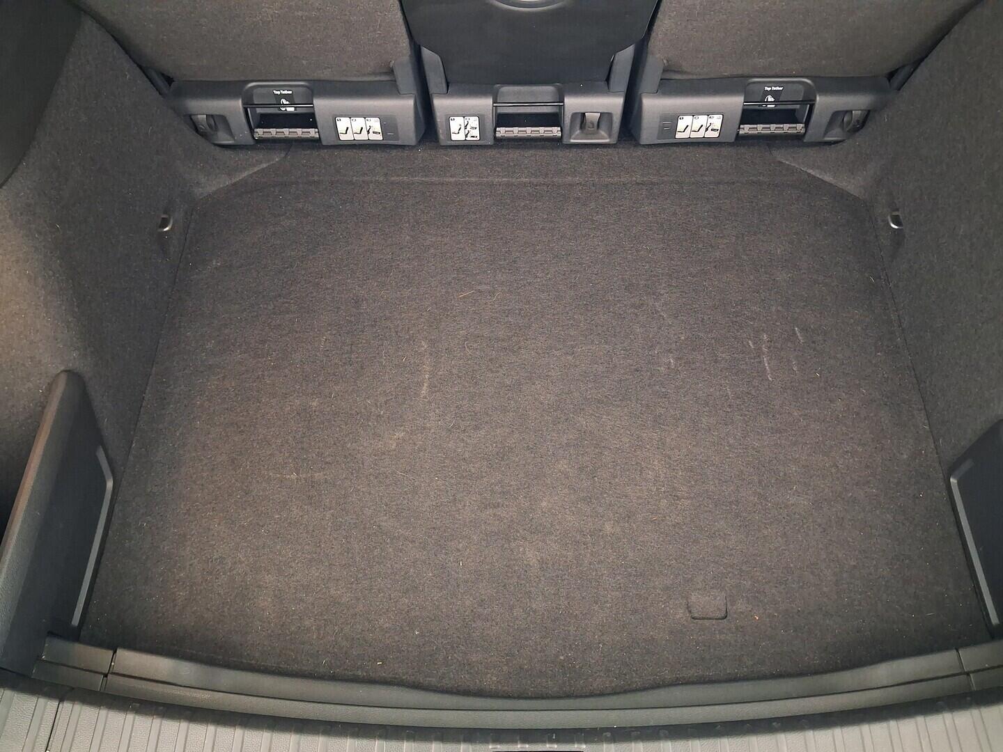 OM190V02670_30.webp_KAROQ Style Plus 2.0 TDI 110 kW manuál