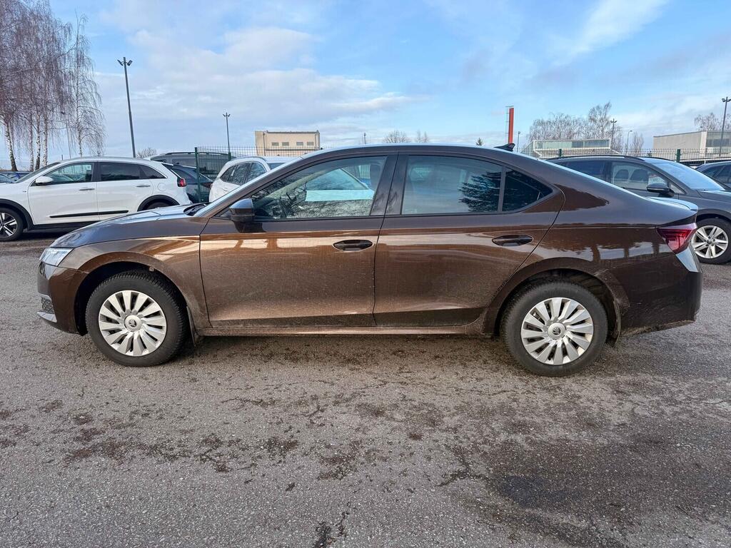 OM190V02676_12.webp_OCTAVIA Selection 1.5 TSI 85 kW manuál