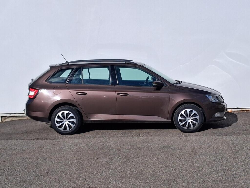 OM190V02681_16.webp_FABIA Ambiente 1.4 TDI 66 kW manuál