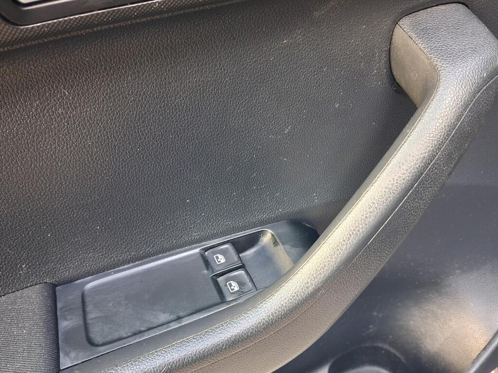 OM190V02681_21.webp_FABIA Ambiente 1.4 TDI 66 kW manuál