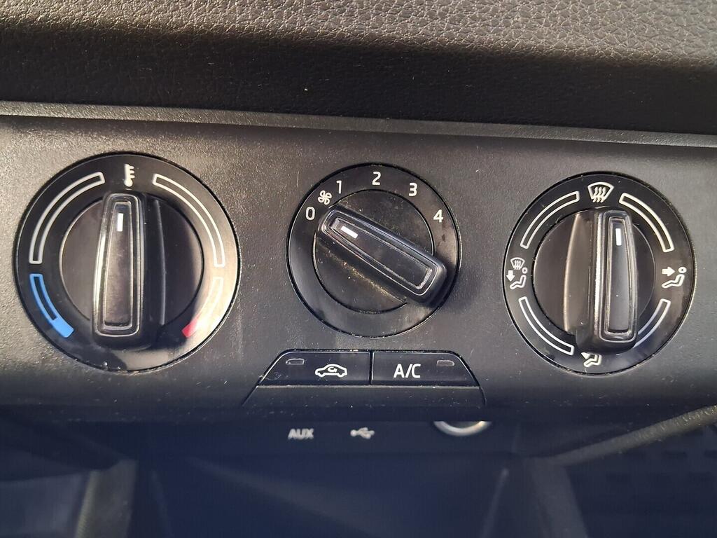 OM190V02681_26.webp_FABIA Ambiente 1.4 TDI 66 kW manuál