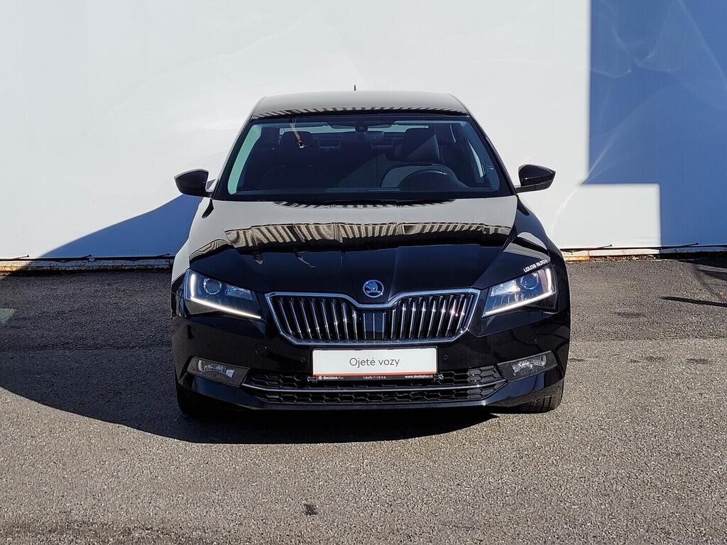 OM190V02687_13.webp_SUPERB Ambition Plus 2.0 TDI 140 kW manuál