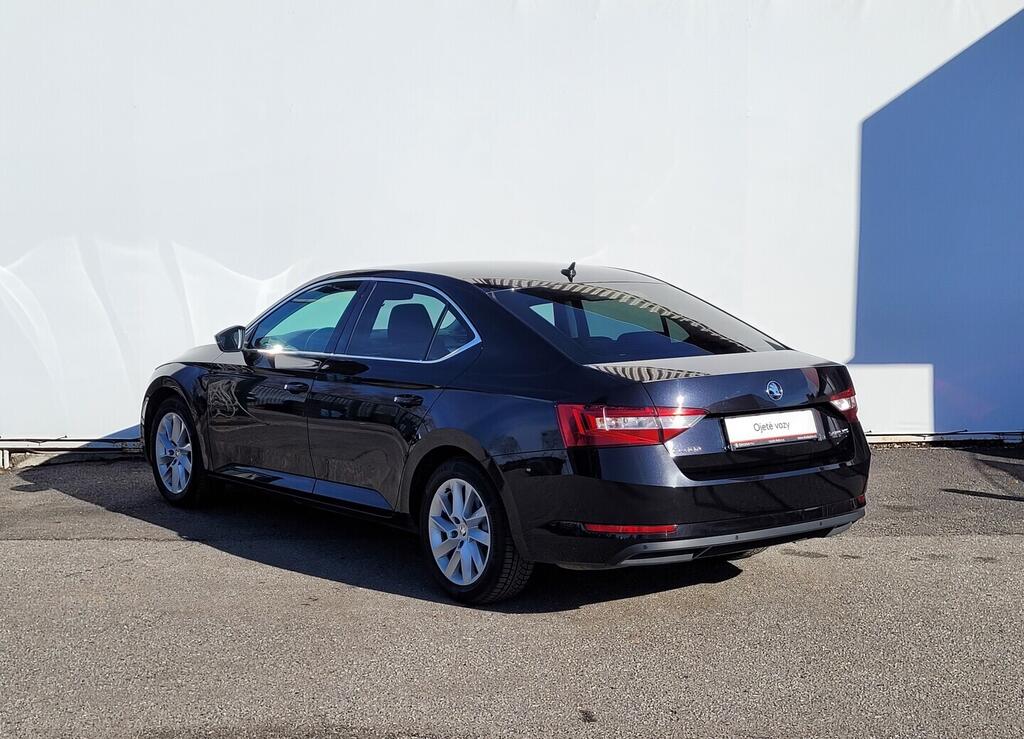 OM190V02687_15.webp_SUPERB Ambition Plus 2.0 TDI 140 kW manuál