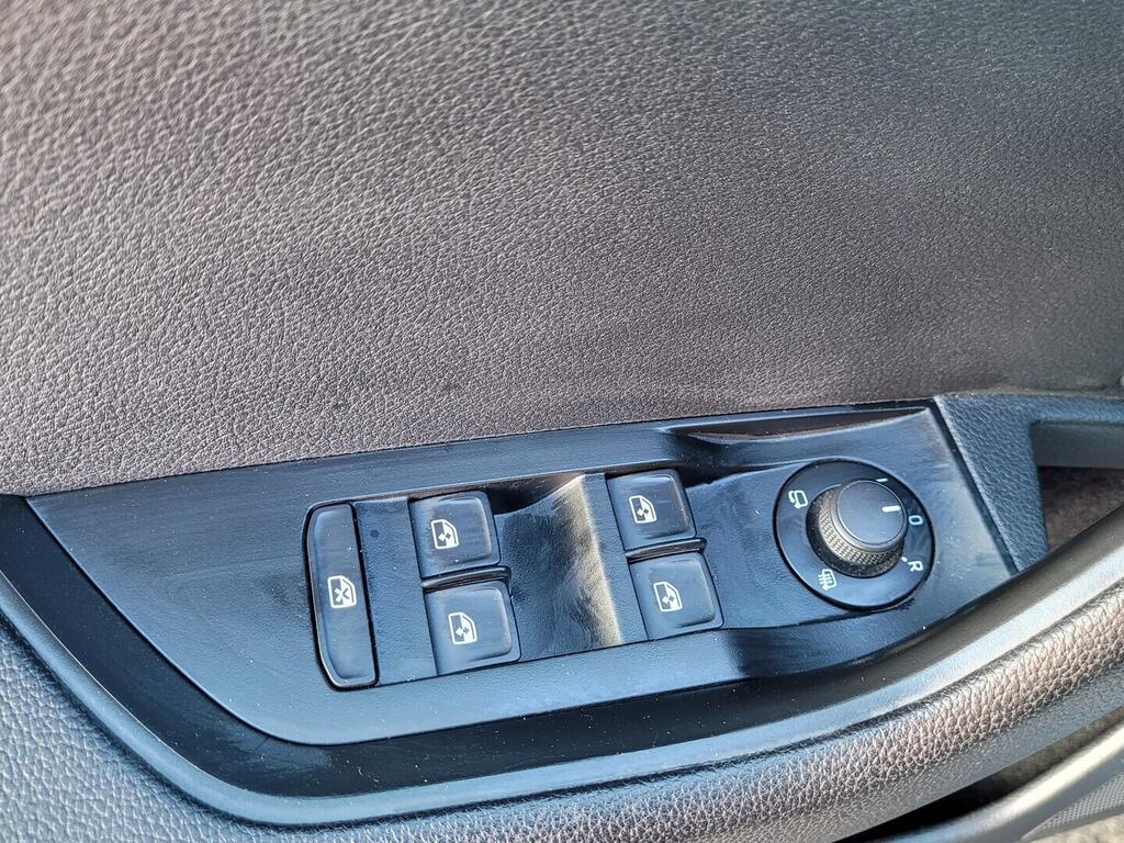 OM190V02687_21.webp_SUPERB Ambition Plus 2.0 TDI 140 kW manuál