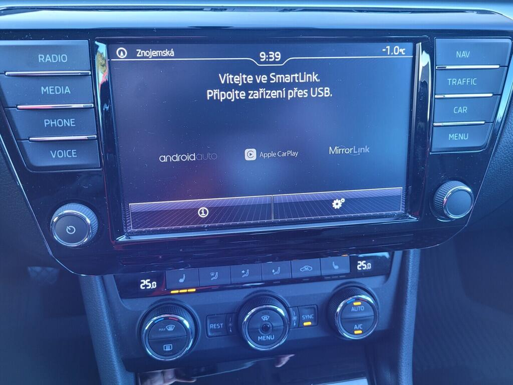 OM190V02687_27.webp_SUPERB Ambition Plus 2.0 TDI 140 kW manuál