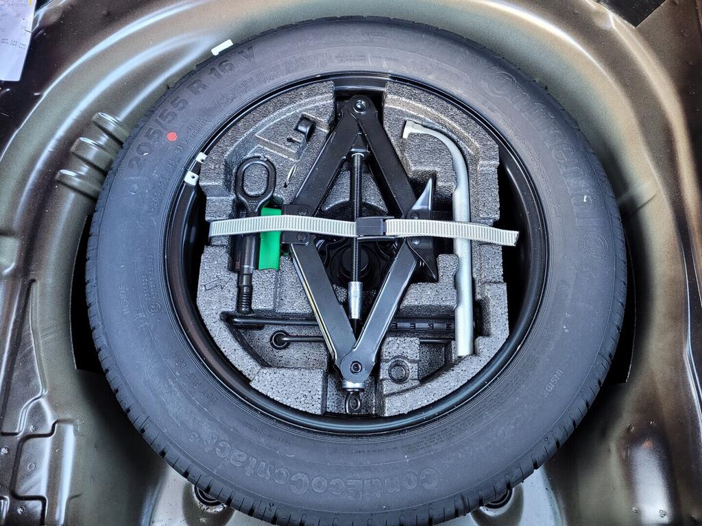 OM190V02687_32.webp_SUPERB Ambition Plus 2.0 TDI 140 kW manuál