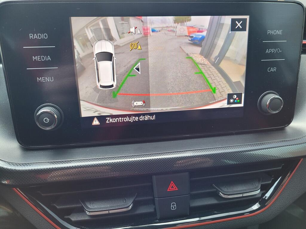 OM190V02688_26.webp_KAMIQ Monte Carlo 1.5 TSI 110 kW manuál, DPH