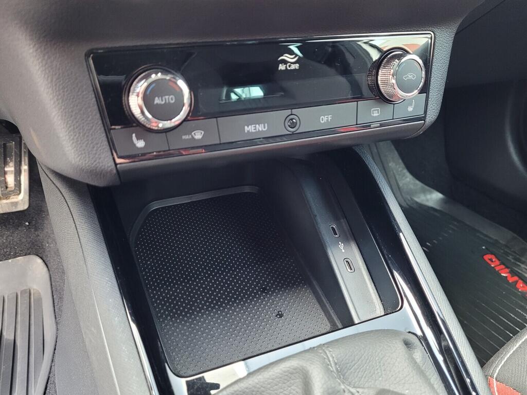 OM190V02688_27.webp_KAMIQ Monte Carlo 1.5 TSI 110 kW manuál, DPH