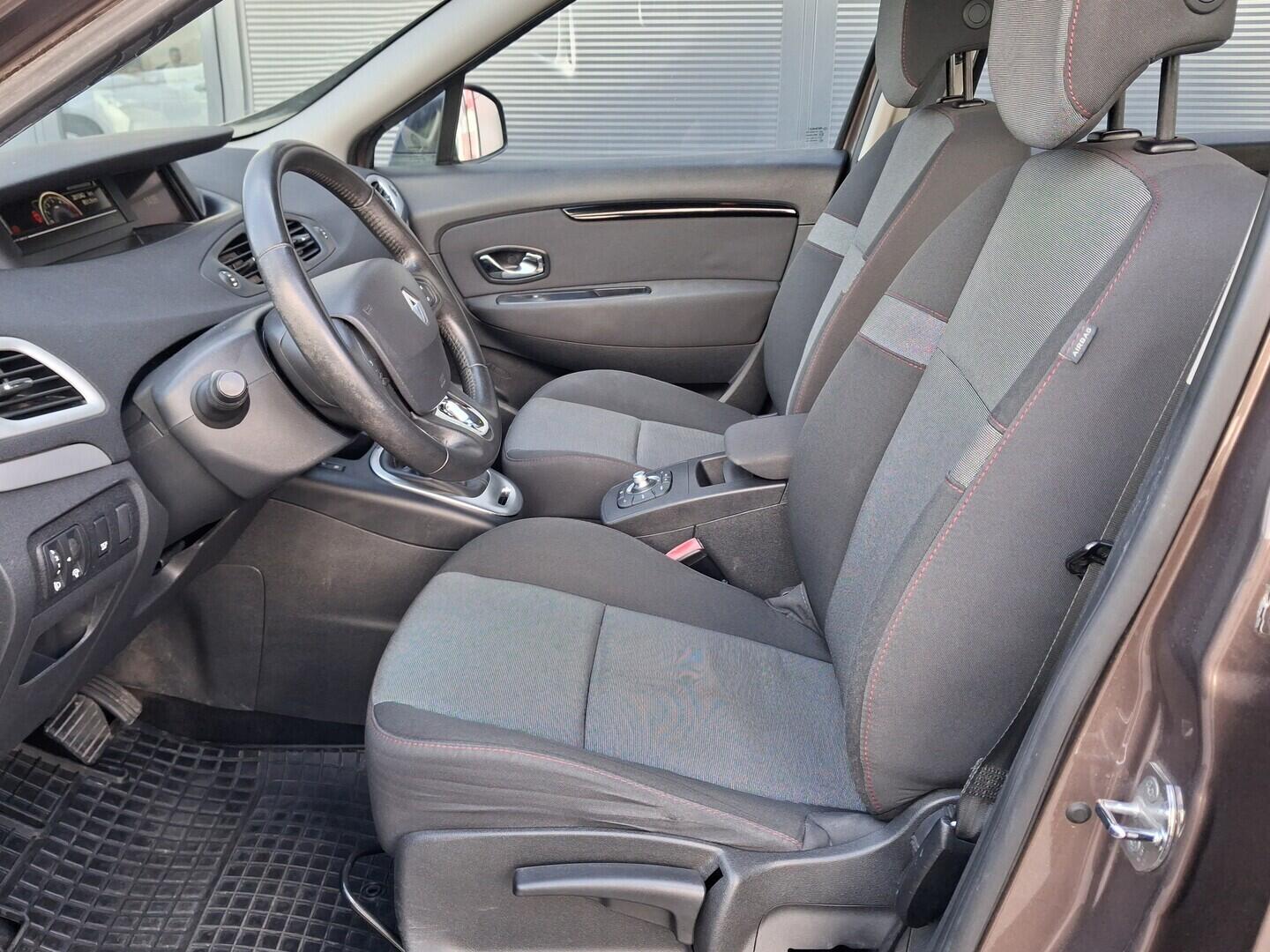 OM190V02691_21.webp_SCÉNIC Techno  1.5 DCI 81 kW automat