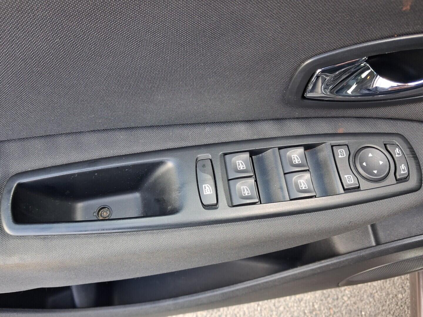 OM190V02691_22.webp_SCÉNIC Techno  1.5 DCI 81 kW automat