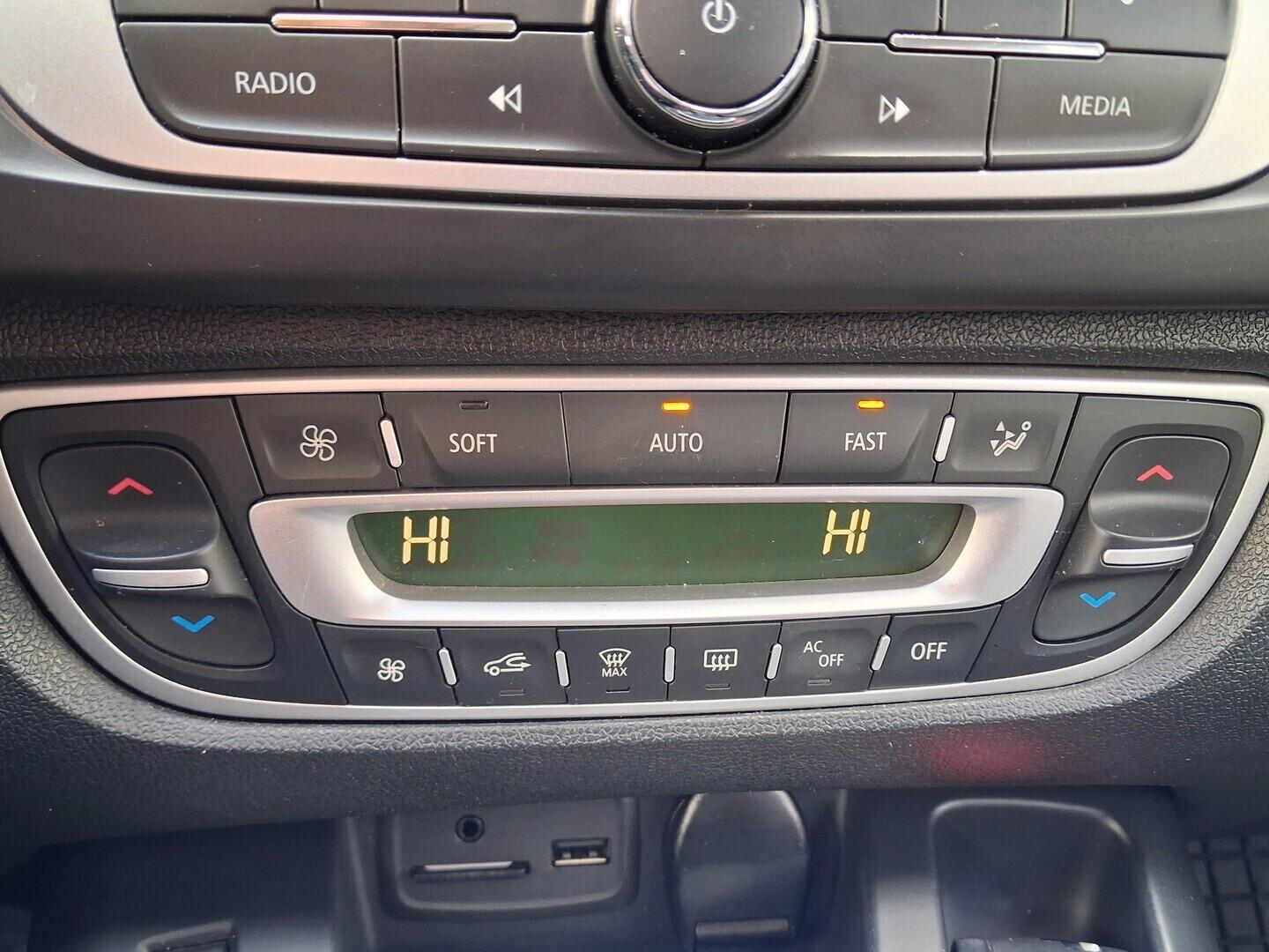 OM190V02691_28.webp_SCÉNIC Techno  1.5 DCI 81 kW automat