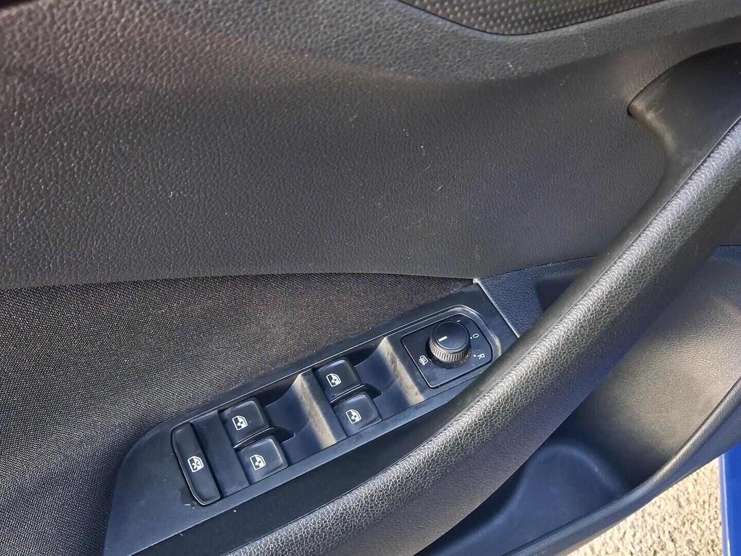 OM190V02696_21.webp_SCALA Ambition 1.0 TSI 81 kW manuál, DPH