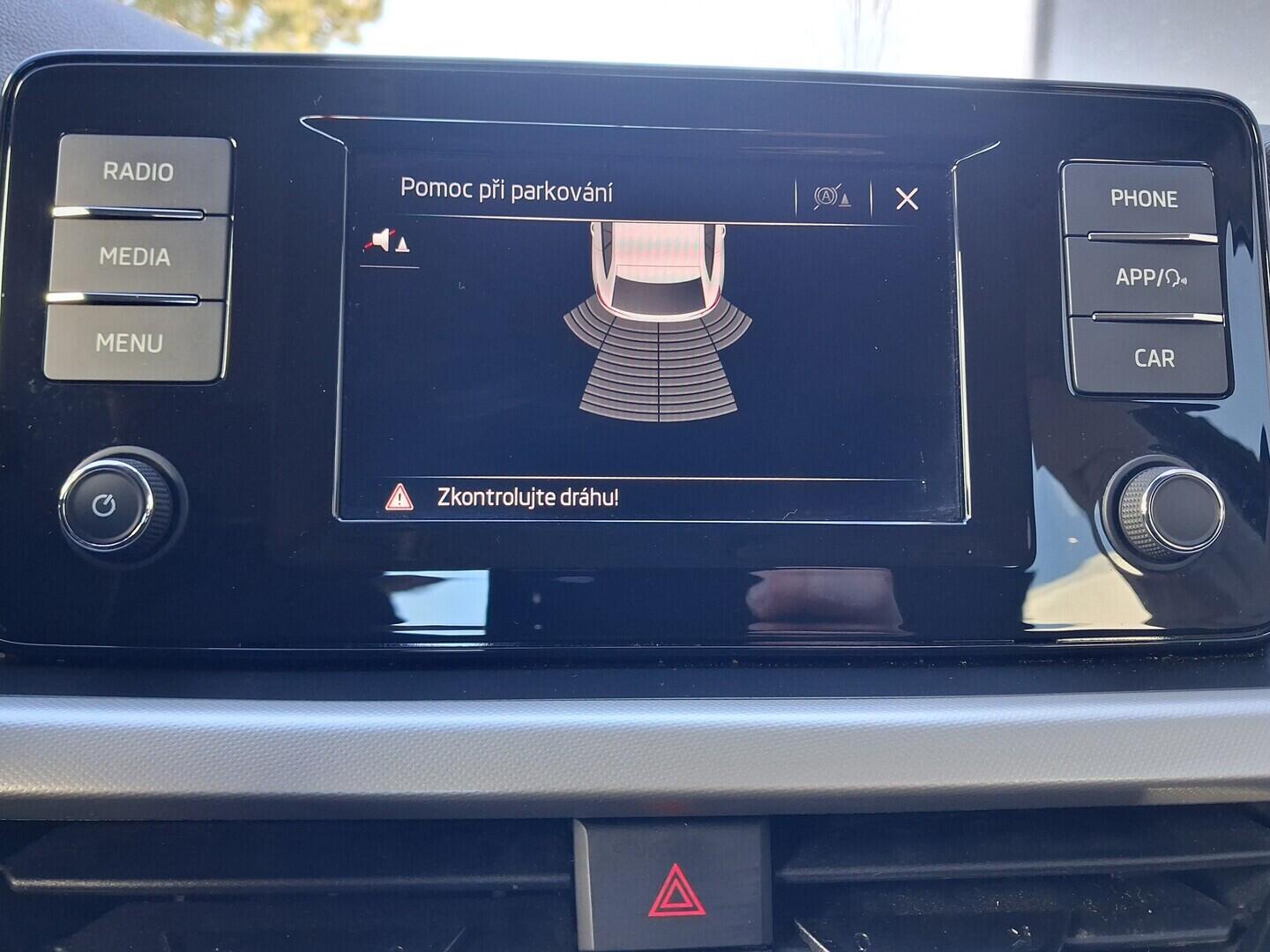 OM190V02696_27.webp_SCALA Ambition 1.0 TSI 81 kW manuál, DPH