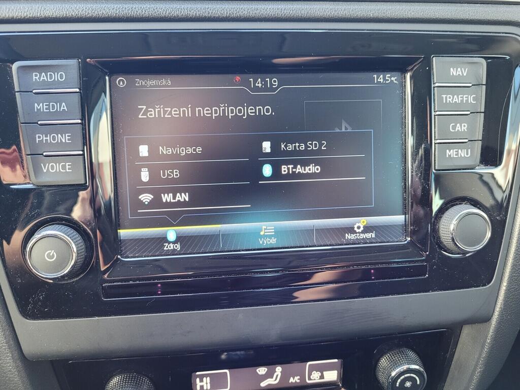 OM190V02701_26.webp_RAPID Style Plus 1.0 TSI 81 kW manuál