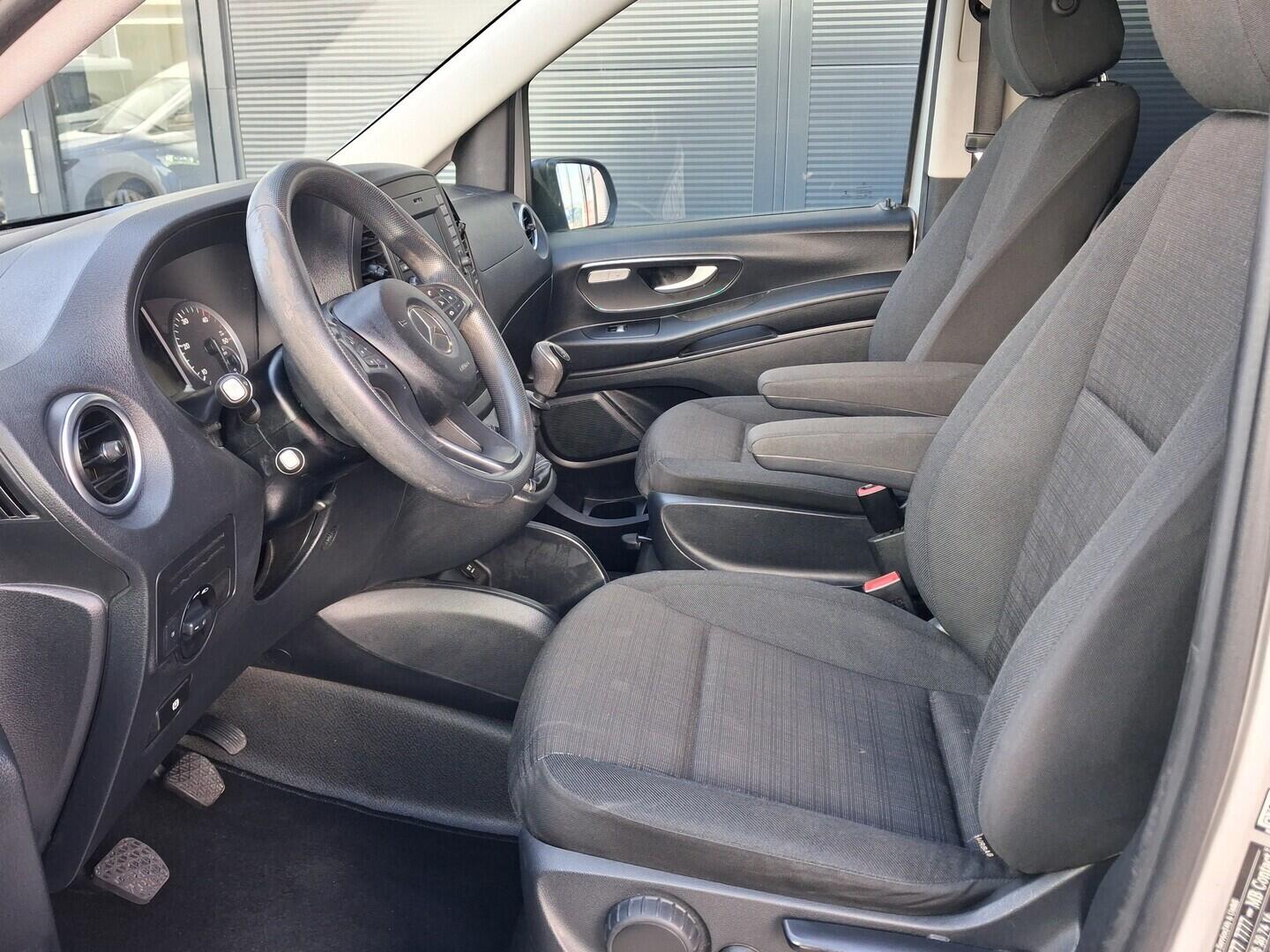 OM190V02705_20.webp_VITO  2.1 CDi 120 kW manuál