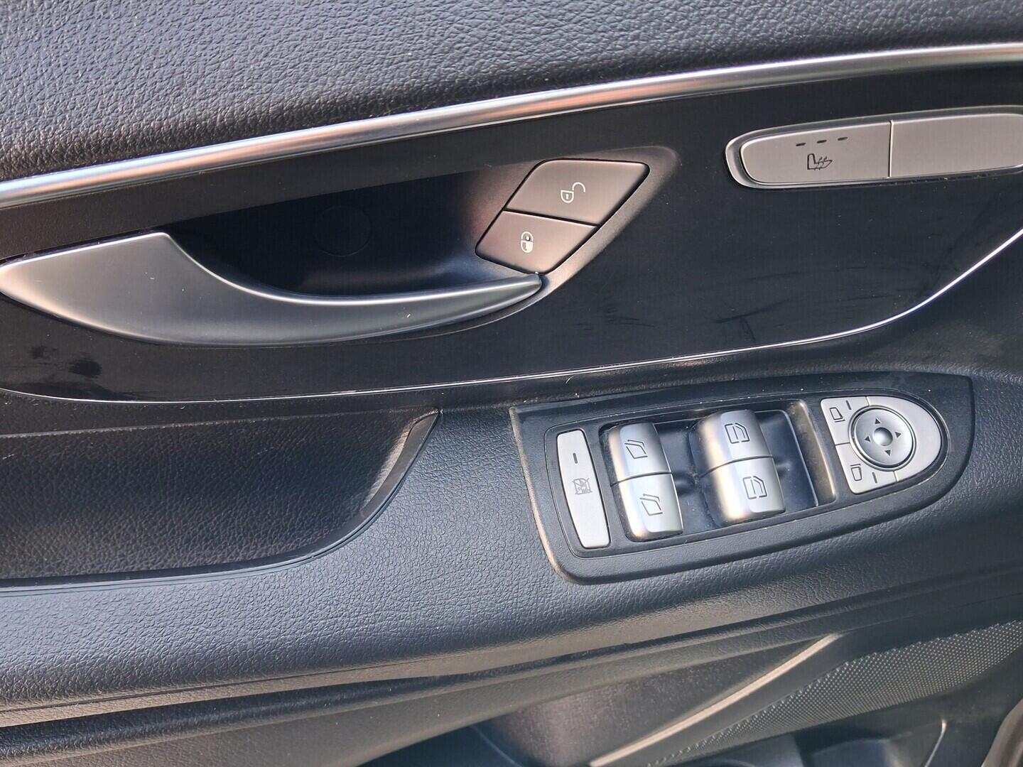 OM190V02705_21.webp_VITO  2.1 CDi 120 kW manuál