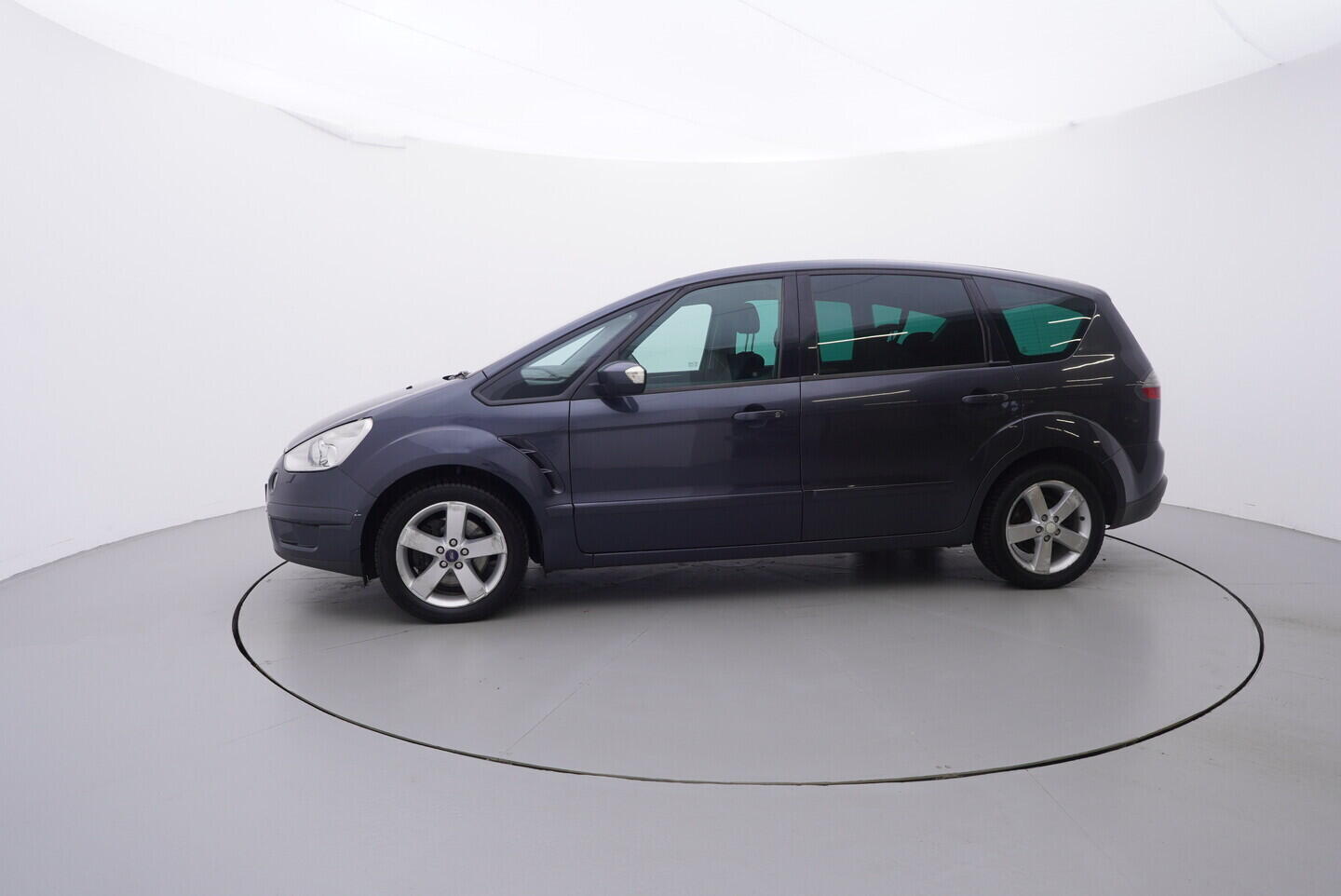 OM190V02708_11.webp_S-MAX Trend 2.5 WA6 162 kW manuál