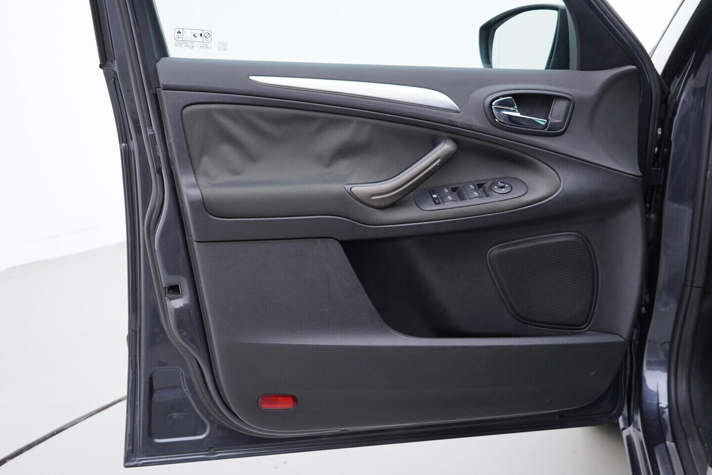 OM190V02708_19.webp_S-MAX Trend 2.5 WA6 162 kW manuál