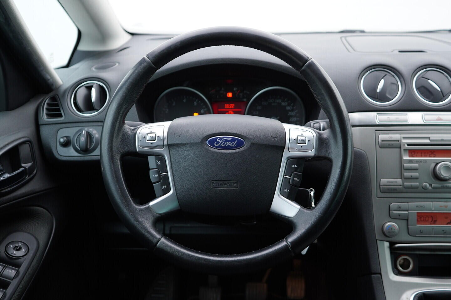 OM190V02708_26.webp_S-MAX Trend 2.5 WA6 162 kW manuál