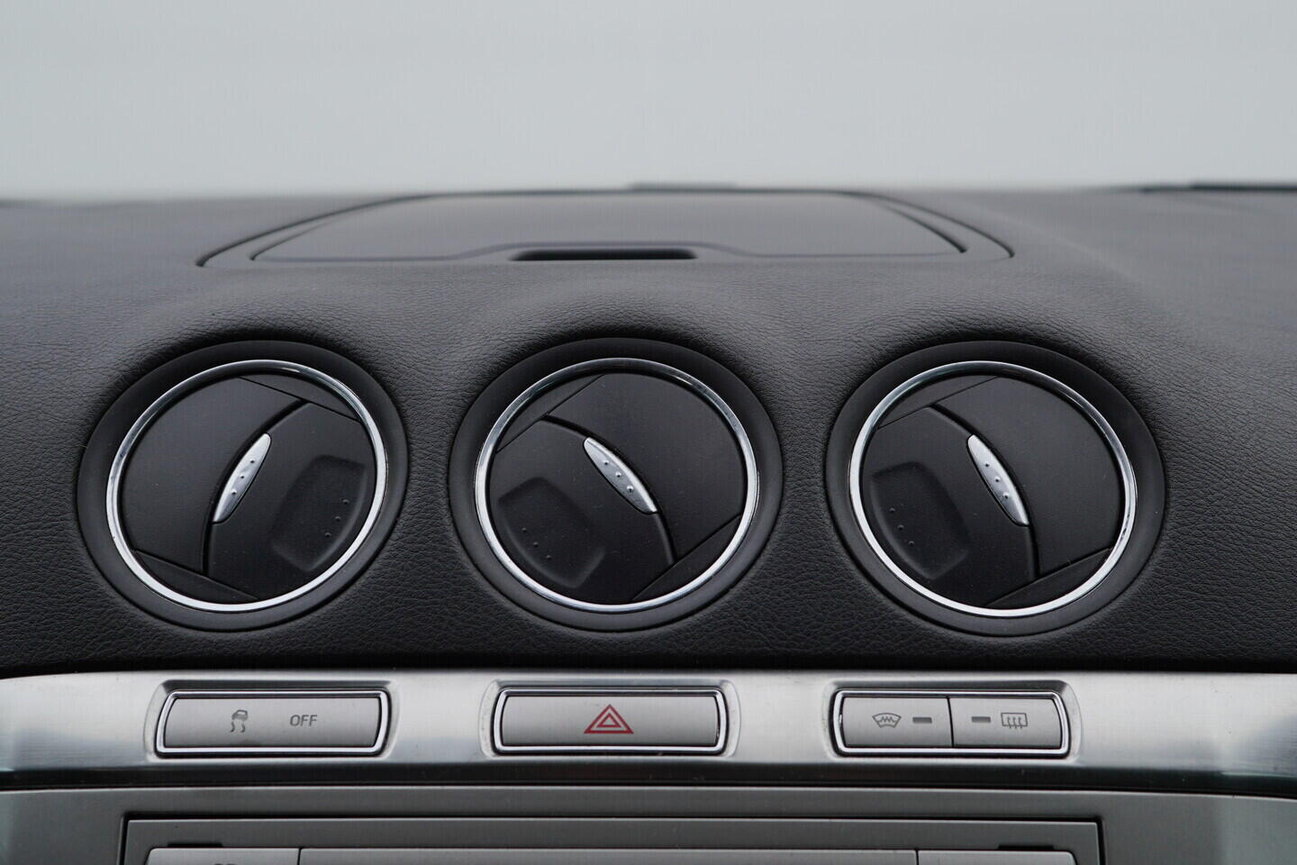 OM190V02708_27.webp_S-MAX Trend 2.5 WA6 162 kW manuál