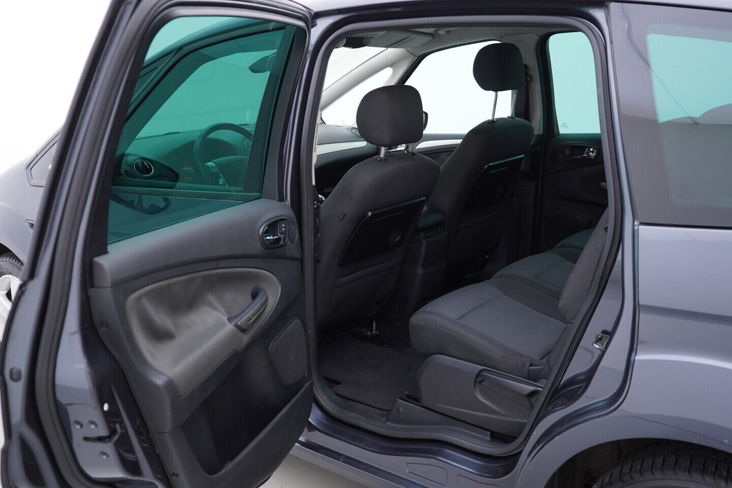 OM190V02708_30.webp_S-MAX Trend 2.5 WA6 162 kW manuál