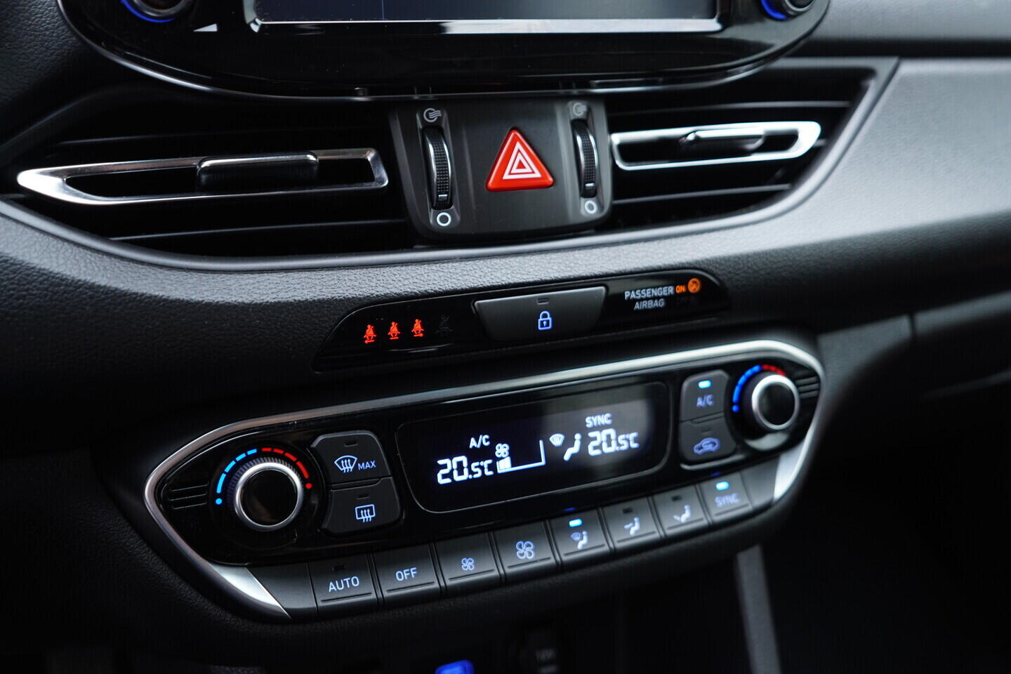 OM190V02709_29.webp_I30 SMART 1.5  117 kW automat, DPH