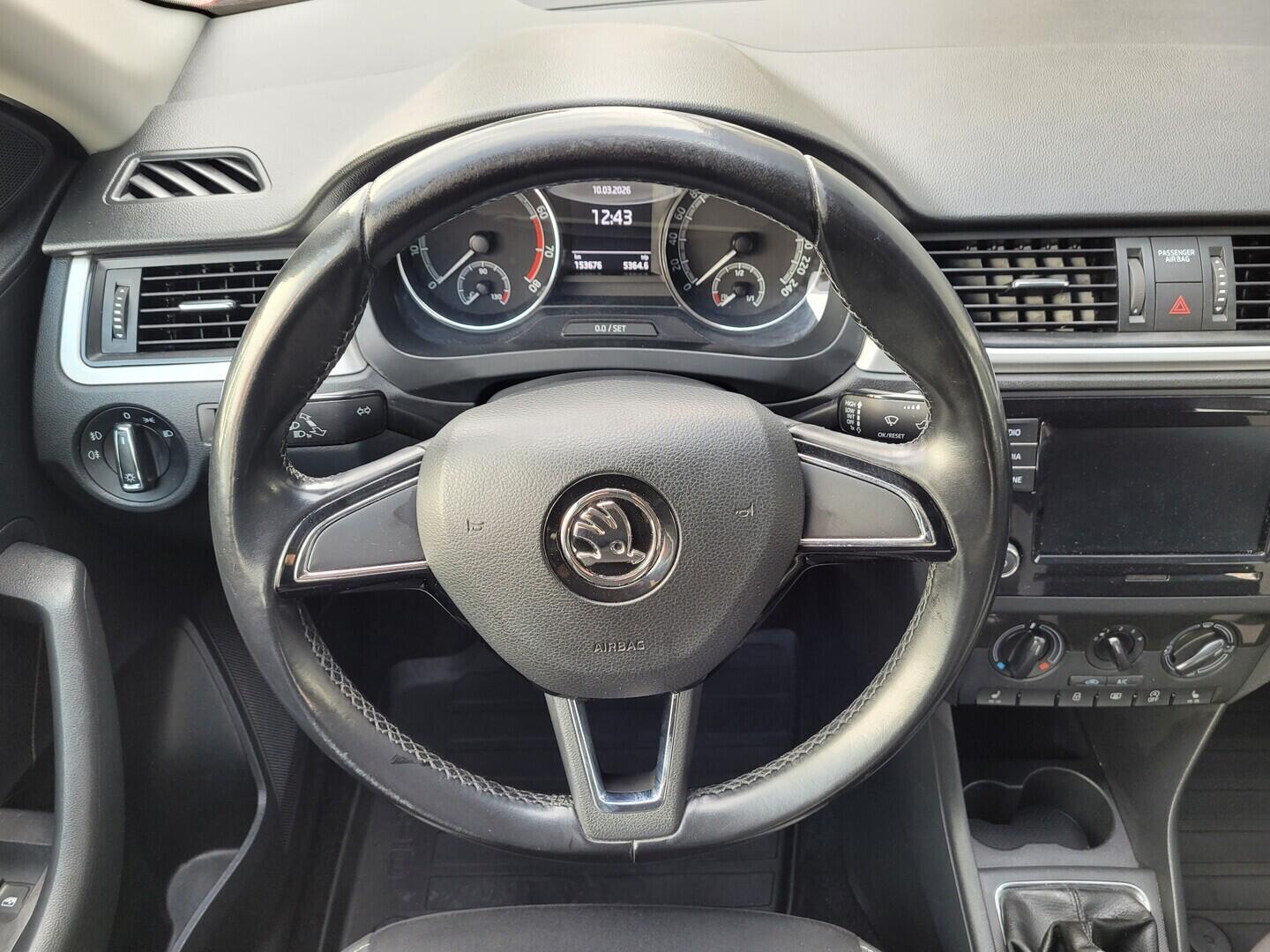 OM190V02717_22.webp_RAPID Monte Carlo 1.0 TSI 70 kW manuál