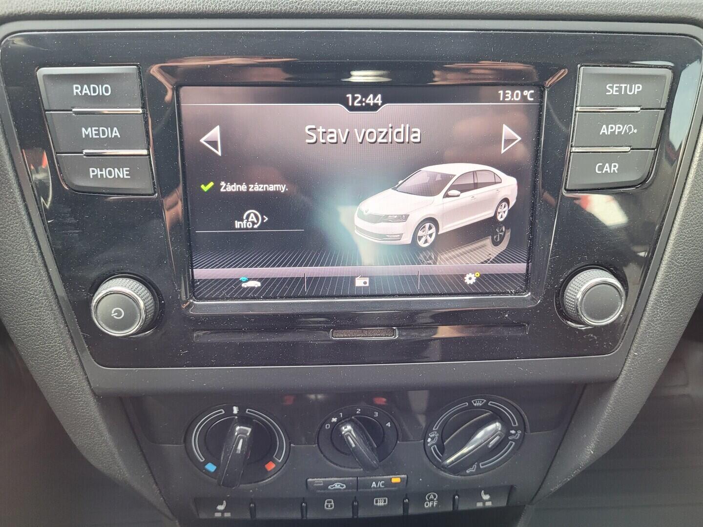 OM190V02717_23.webp_RAPID Monte Carlo 1.0 TSI 70 kW manuál