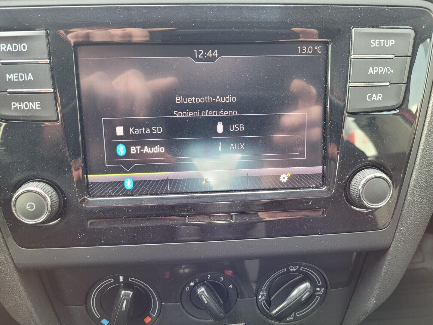 OM190V02717_24.webp_RAPID Monte Carlo 1.0 TSI 70 kW manuál