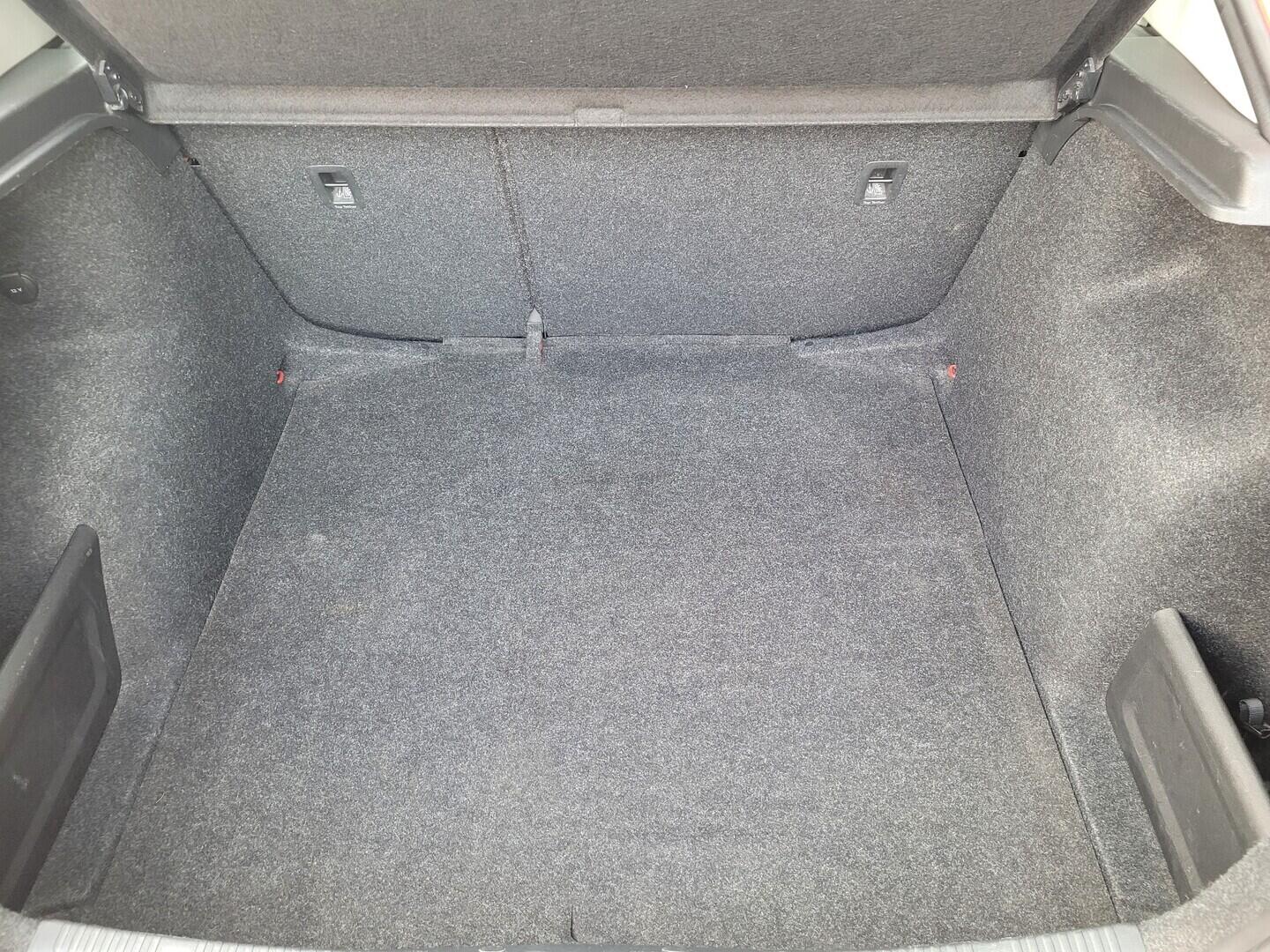 OM190V02717_30.webp_RAPID Monte Carlo 1.0 TSI 70 kW manuál