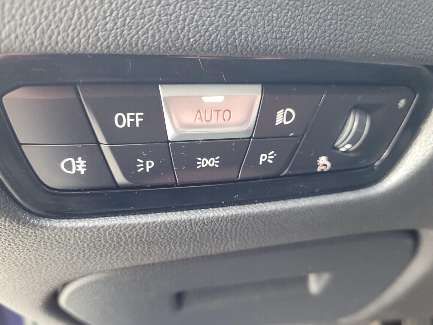 OM190V02718_22.webp_ŘADA 3 Touring 2.0 320D 140 kW automat