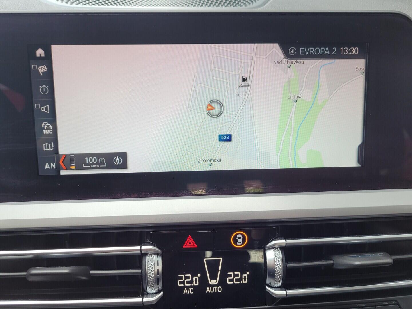 OM190V02718_24.webp_ŘADA 3 Touring 2.0 320D 140 kW automat