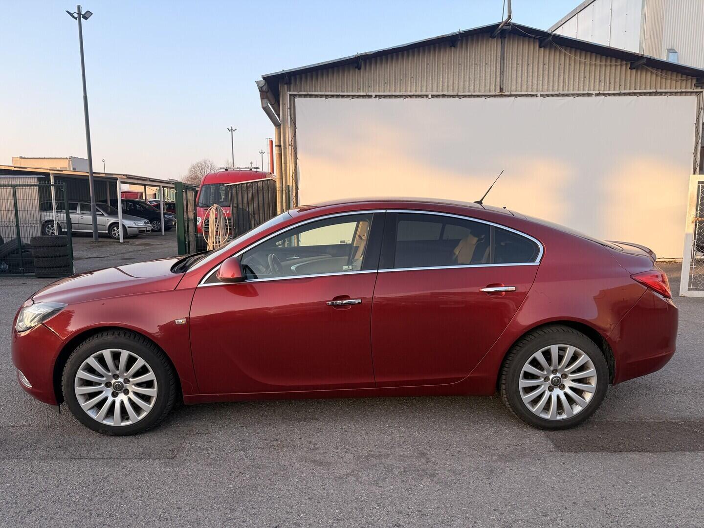 OM190V02720_12.webp_INSIGNIA  1.8 ECO-TECH 103 kW manuál