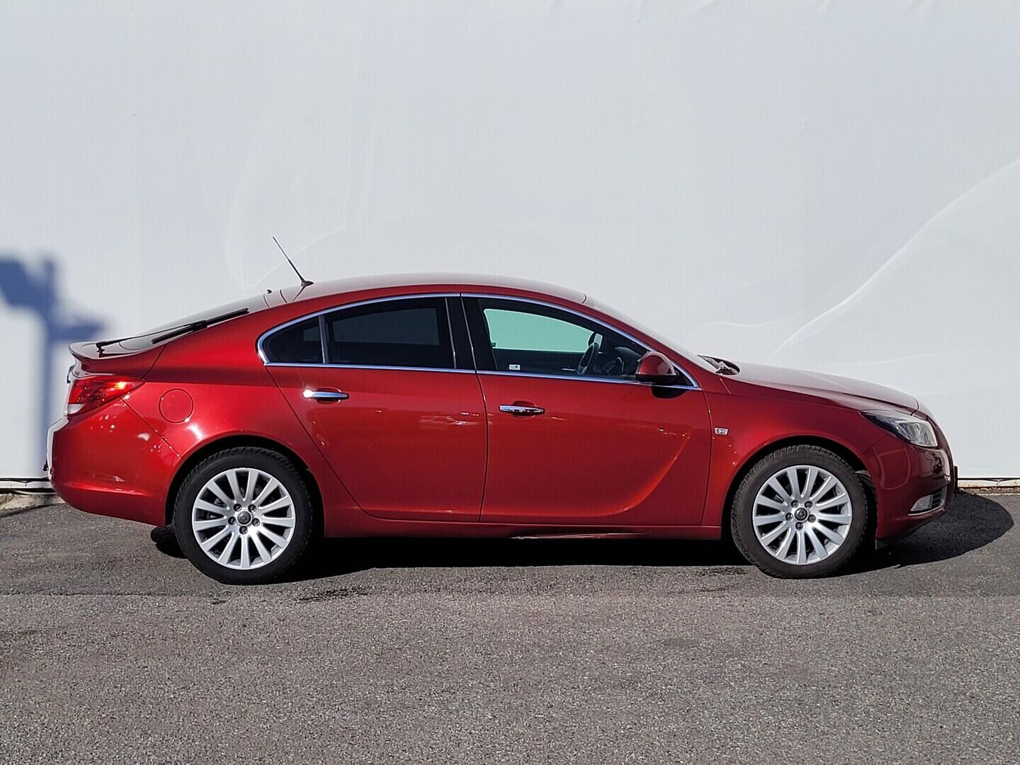 OM190V02720_16.webp_INSIGNIA  1.8 ECO-TECH 103 kW manuál