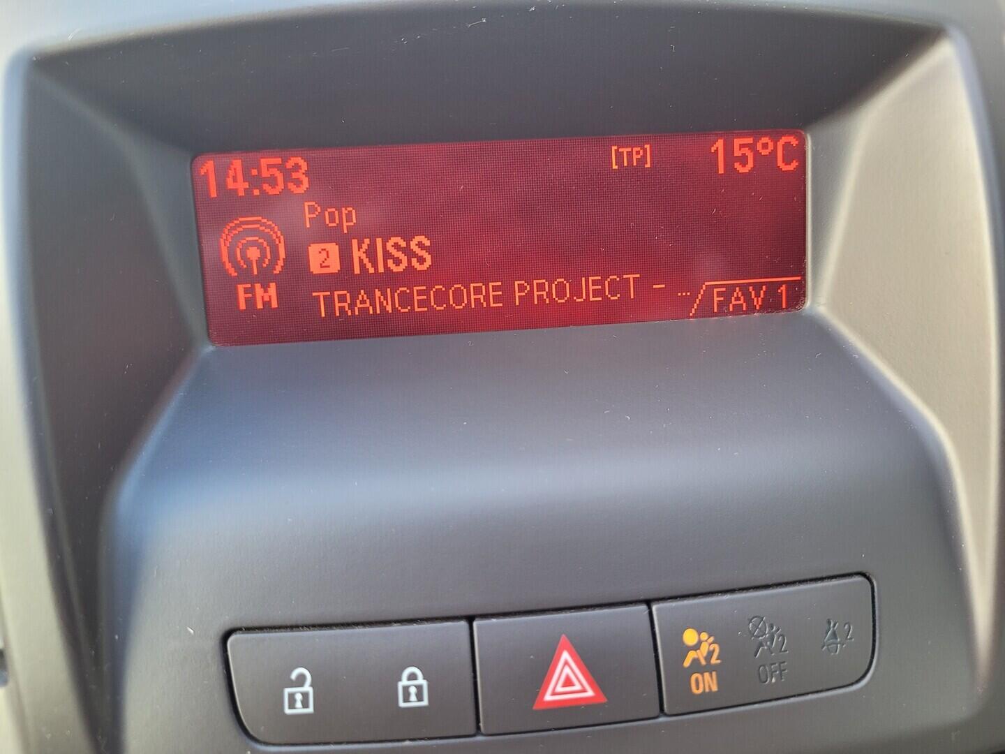 OM190V02720_24.webp_INSIGNIA  1.8 ECO-TECH 103 kW manuál