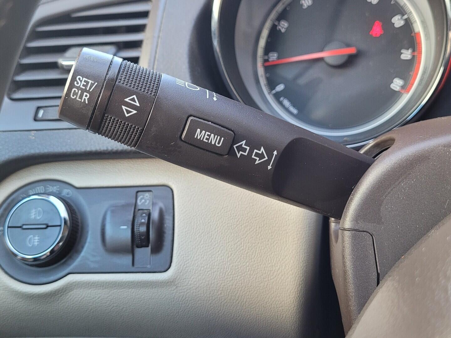 OM190V02720_25.webp_INSIGNIA  1.8 ECO-TECH 103 kW manuál