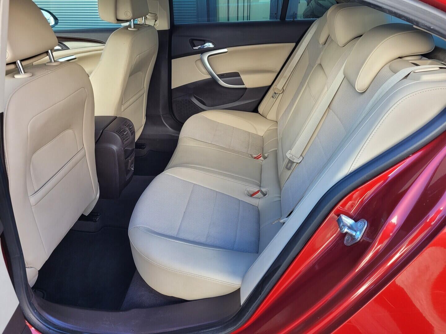 OM190V02720_29.webp_INSIGNIA  1.8 ECO-TECH 103 kW manuál