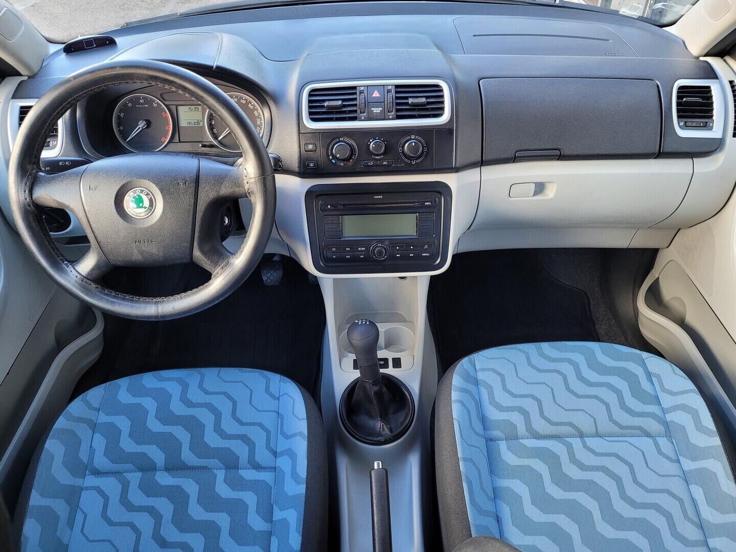 OM190V02721_18.webp_FABIA Elegance 1.4 MPI 63 kW manuál